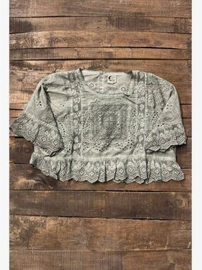Cropped eyelet Vintage wash top/jacket